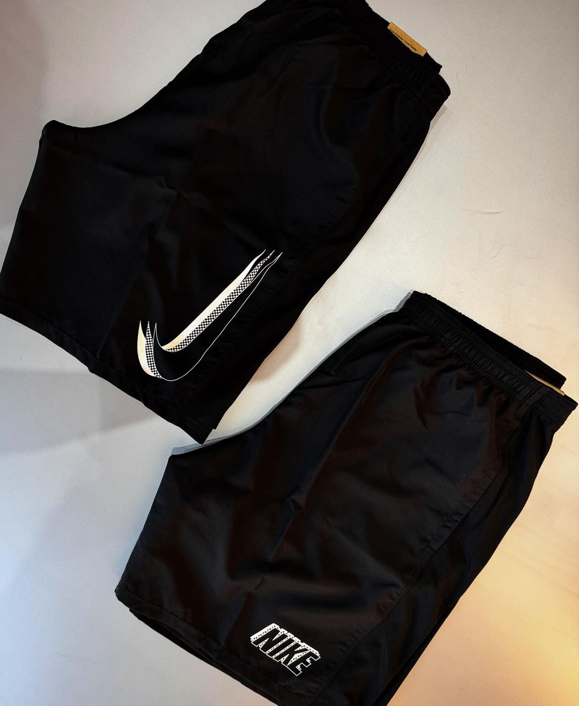 2 Bermudas NK Swoosh