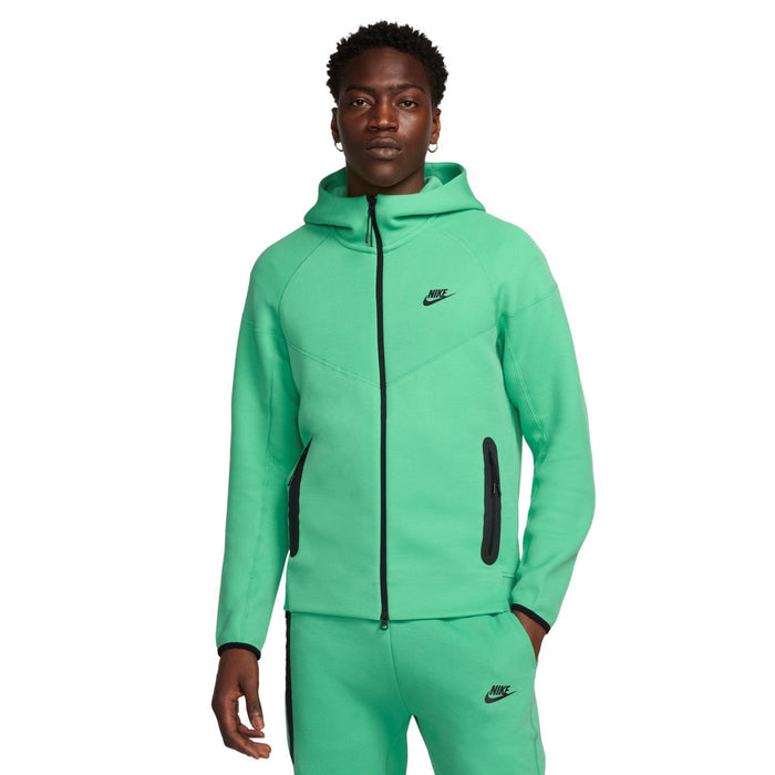 Conjunto NK Sportswear Tech Fleece Light Green