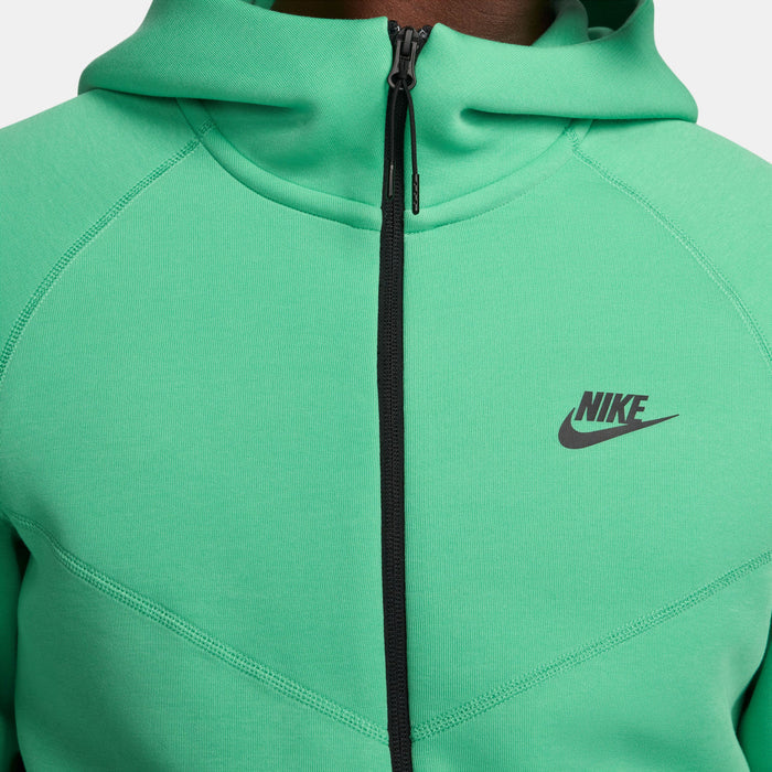 Conjunto NK Sportswear Tech Fleece Light Green