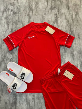 Kit NK Academy Dri-FIT com Chinelo NK Victori One