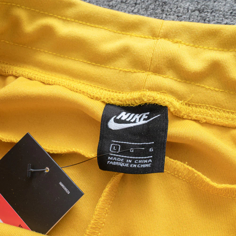 Jaqueta NK Tech Fleece Amarelo