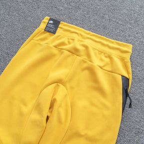 Calça NK Tech Fleece Amarelo