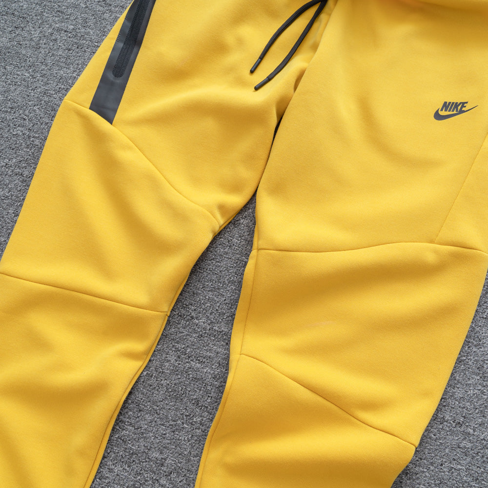 Calça NK Tech Fleece Amarelo